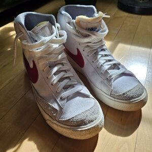 Nike blazer mid '77 gym red size 8